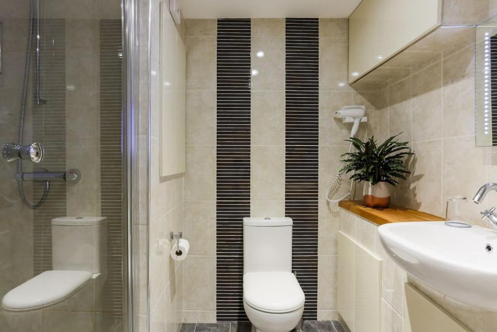 Truro Apartment In A Stunning Quiet Location Екстериор снимка